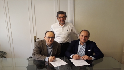 Firma del acuerdo de colaboración entre OC&C y Leapman